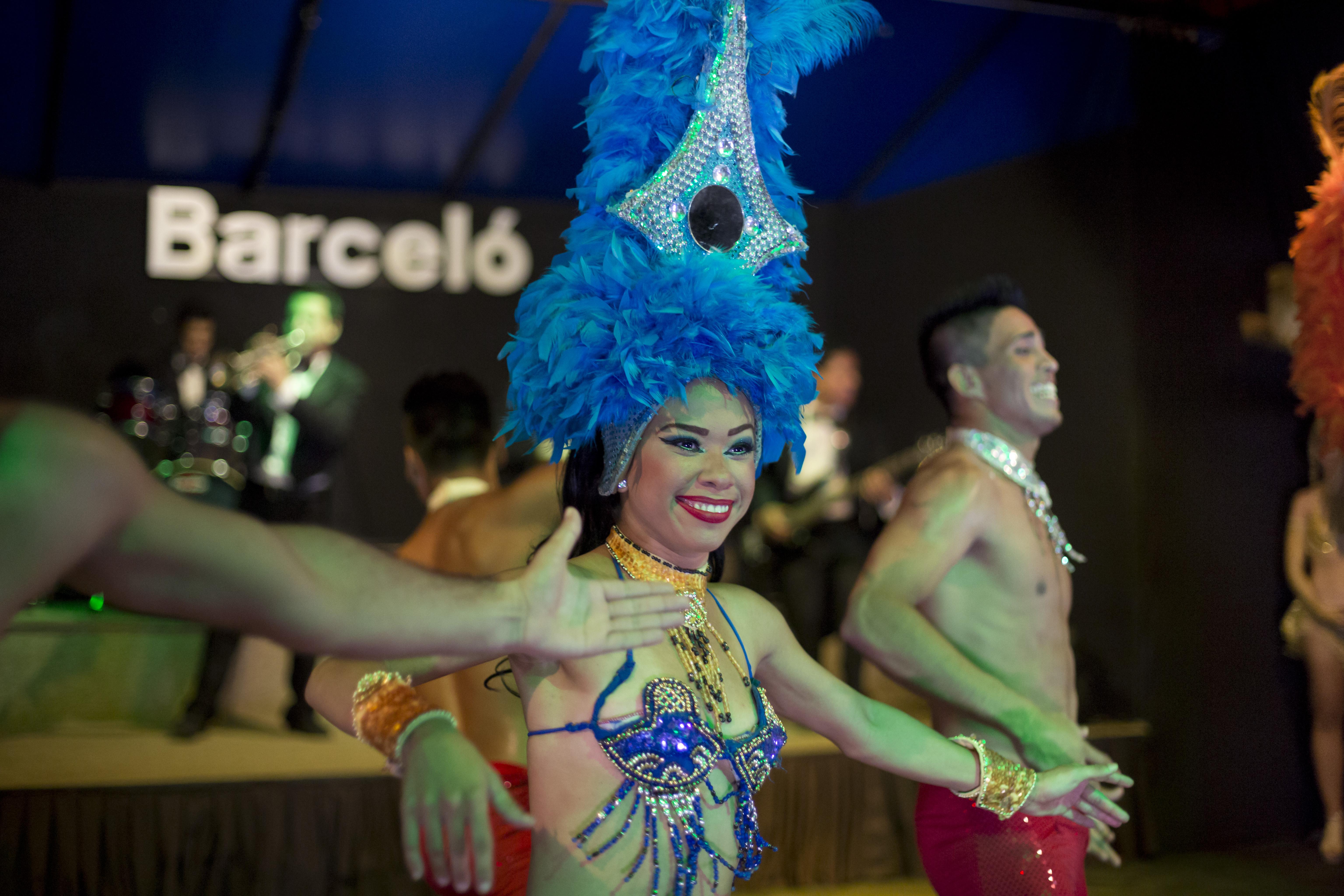 Barceló Karmina - All Inclusive Hotel Manzanillo Kültér fotó Samba dancers at the 2015 World Cup